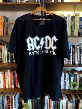 NWT AC/DC Back in Black graphic band Tshirt XXXL 3XL